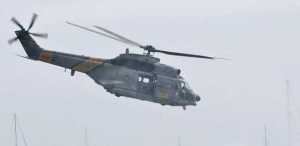 Helicóptero 'Super Puma' del SAR similar al que ha caído esta noche al mar en Fuerteventura. EFE